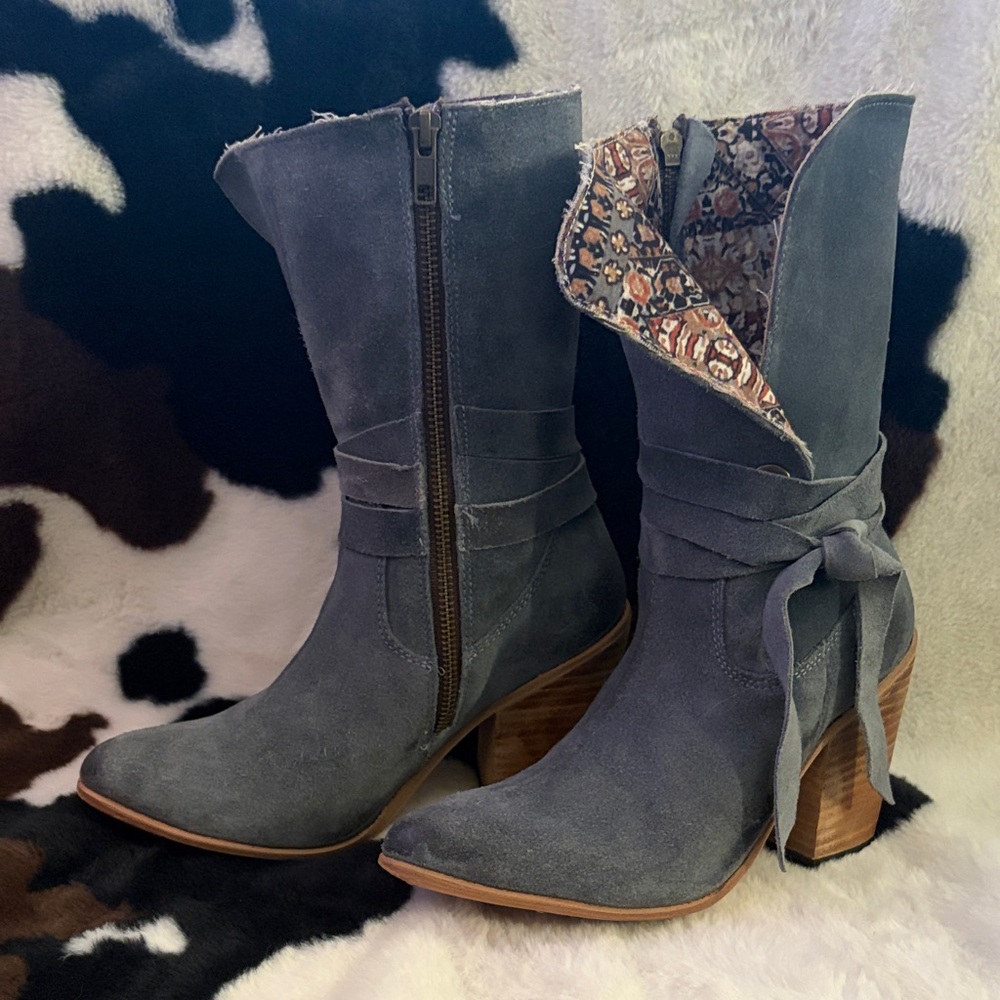 Freebird Gray Heeled Boots with Wooden Heel